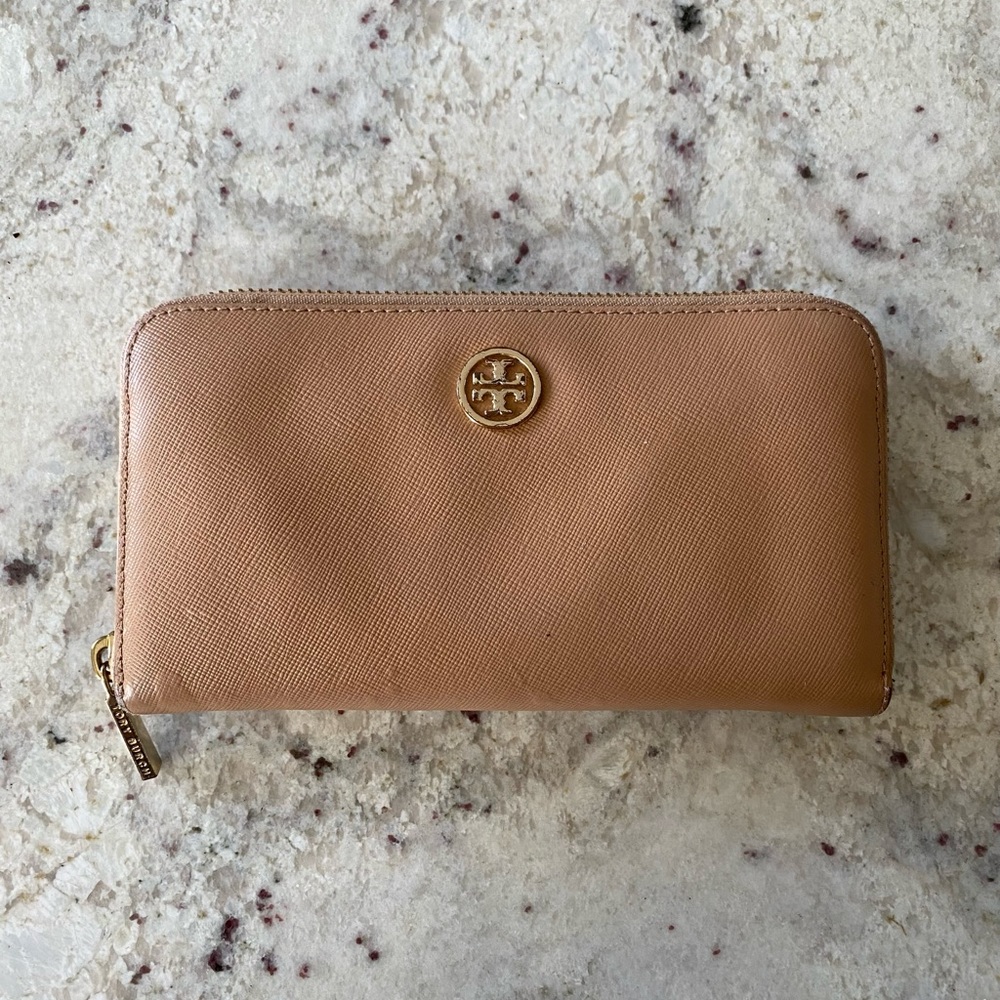 Tory Burch zip continental wallet